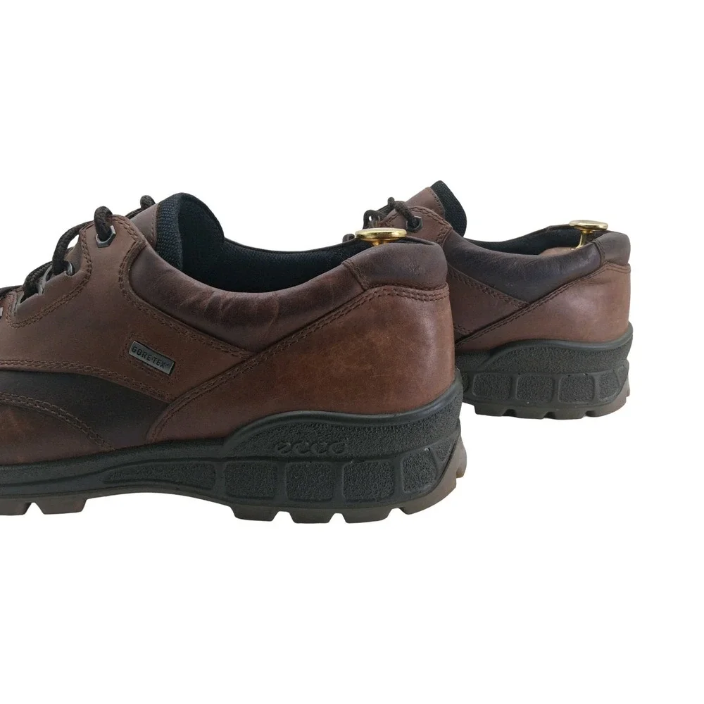 Ecco track shoes